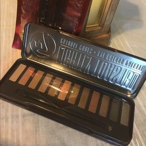 Eyeliner + mascara and eyeshadow set